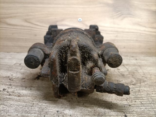 bontott FORD FOCUS I Bal első Féknyereg Munkahengerrel