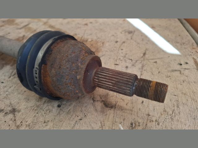 bontott FORD FOCUS I Bal Féltengely