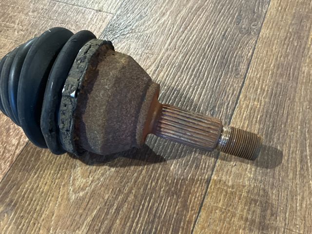 bontott FORD FOCUS I Bal Féltengely