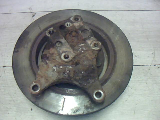 bontott FORD FOCUS I Bal hátsó Kerékagy