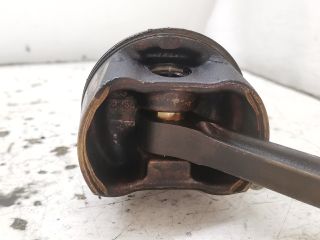 bontott FORD FOCUS I Dugattyú és Hajtókar