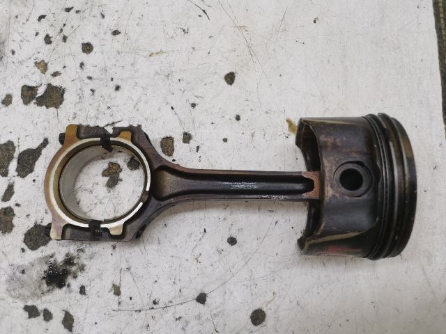 bontott FORD FOCUS I Dugattyú és Hajtókar