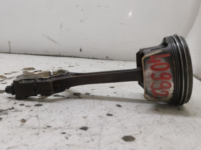 bontott FORD FOCUS I Dugattyú és Hajtókar