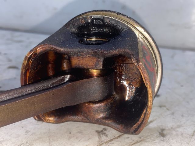 bontott FORD FOCUS I Dugattyú és Hajtókar