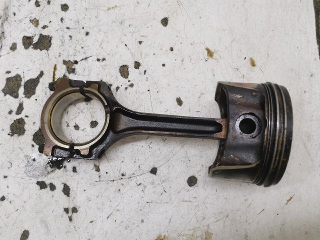 bontott FORD FOCUS I Dugattyú és Hajtókar