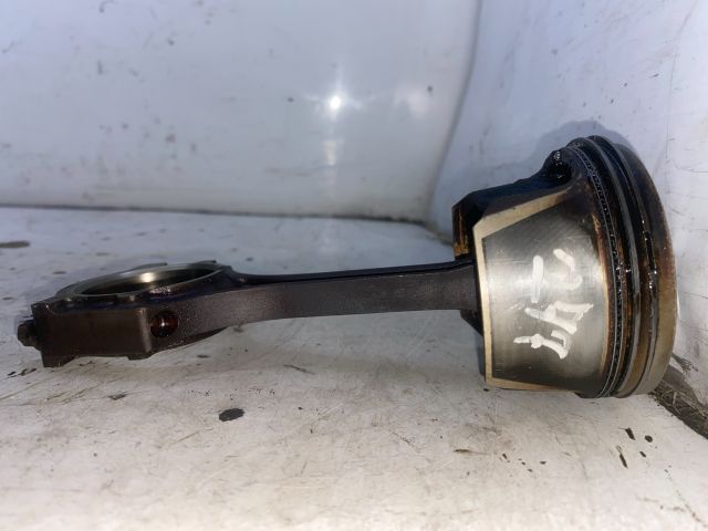 bontott FORD FOCUS I Dugattyú és Hajtókar