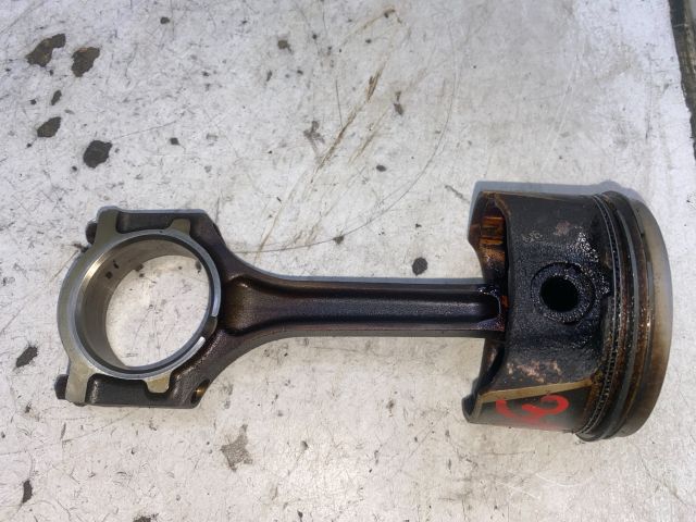 bontott FORD FOCUS I Dugattyú és Hajtókar