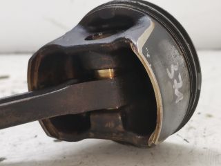 bontott FORD FOCUS I Dugattyú és Hajtókar