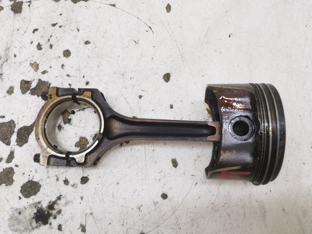 bontott FORD FOCUS I Dugattyú és Hajtókar