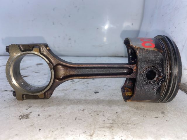 bontott FORD FOCUS I Dugattyú és Hajtókar