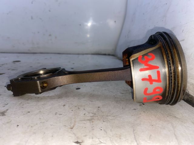 bontott FORD FOCUS I Dugattyú és Hajtókar