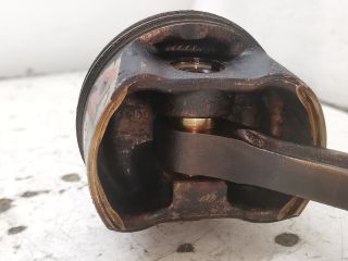 bontott FORD FOCUS I Dugattyú és Hajtókar