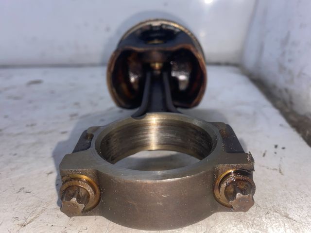 bontott FORD FOCUS I Dugattyú és Hajtókar