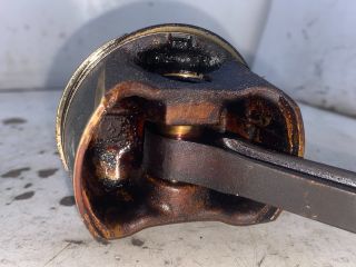 bontott FORD FOCUS I Dugattyú és Hajtókar