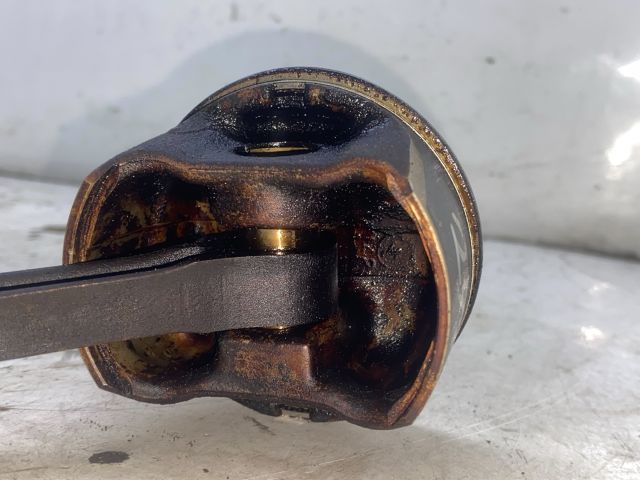 bontott FORD FOCUS I Dugattyú és Hajtókar