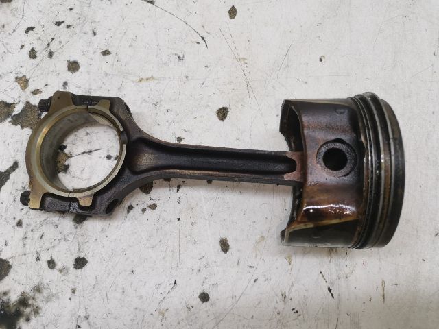 bontott FORD FOCUS I Dugattyú és Hajtókar