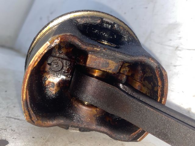 bontott FORD FOCUS I Dugattyú és Hajtókar