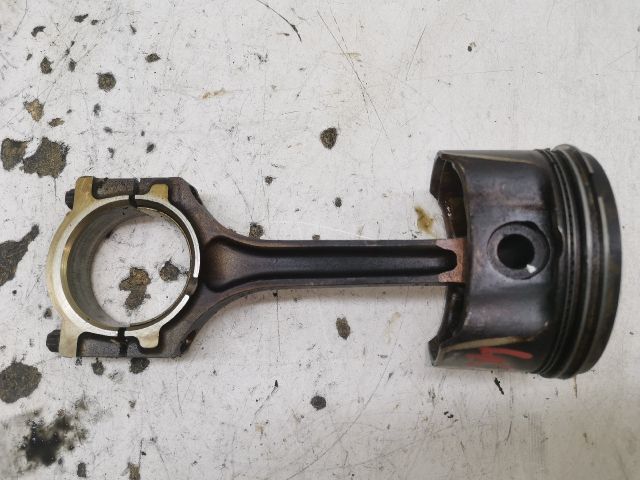 bontott FORD FOCUS I Dugattyú és Hajtókar