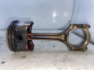 bontott FORD FOCUS I Dugattyú és Hajtókar