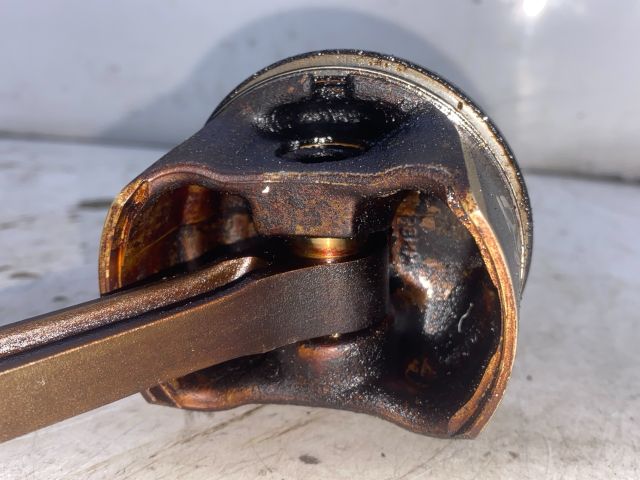 bontott FORD FOCUS I Dugattyú és Hajtókar