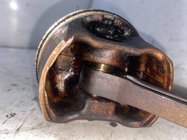 bontott FORD FOCUS I Dugattyú és Hajtókar