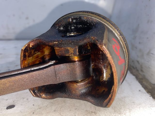 bontott FORD FOCUS I Dugattyú és Hajtókar