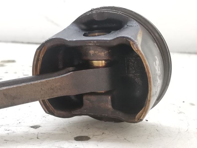 bontott FORD FOCUS I Dugattyú és Hajtókar