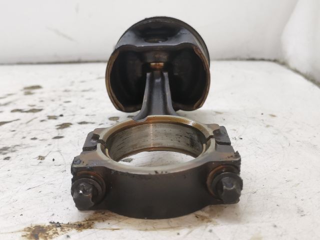 bontott FORD FOCUS I Dugattyú és Hajtókar