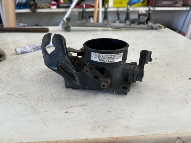 bontott FORD FOCUS I Fojtószelep (Mechanikus)