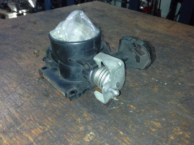 bontott FORD FOCUS I Fojtószelep (Mechanikus)