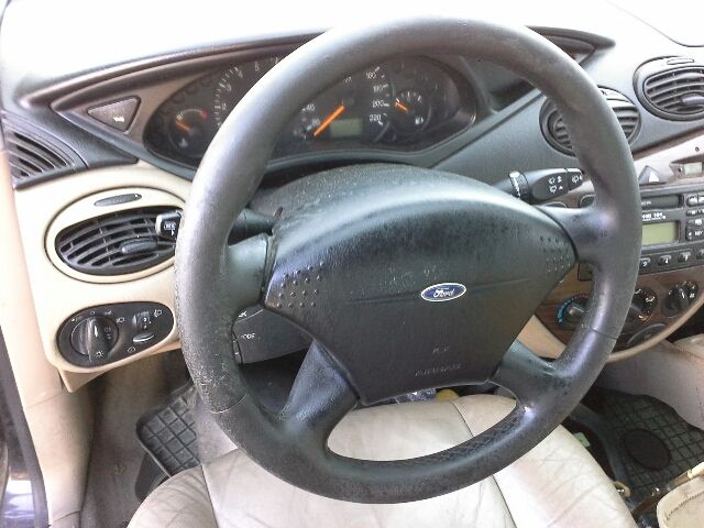 bontott FORD FOCUS I Hátsó Futómű (Részeivel)