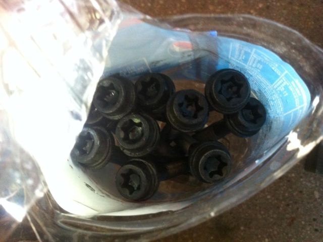 bontott FORD FOCUS I Hengerfej Csavar