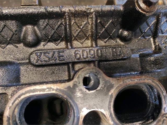 bontott FORD FOCUS I Hengerfej