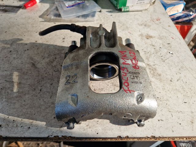 bontott FORD FOCUS I Jobb első Féknyereg Munkahengerrel