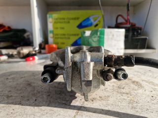 bontott FORD FOCUS I Jobb első Féknyereg Munkahengerrel