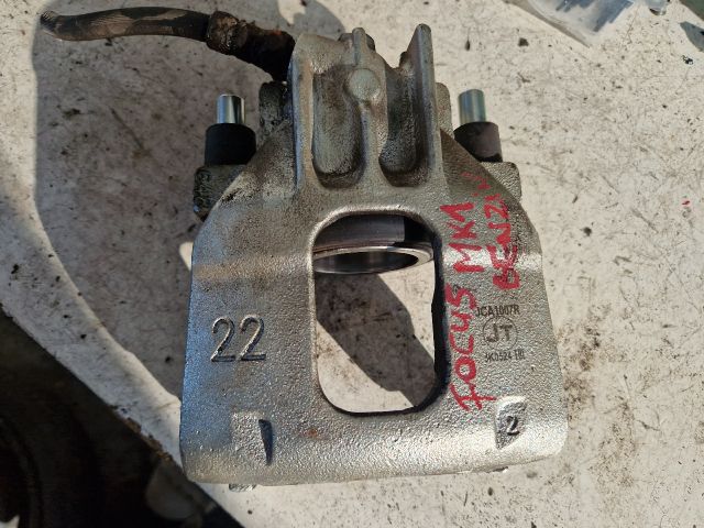 bontott FORD FOCUS I Jobb első Féknyereg Munkahengerrel