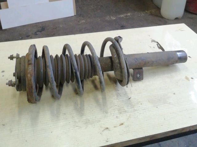 bontott FORD FOCUS I Jobb első Gólyaláb (Lengécsillapító, Rugó)