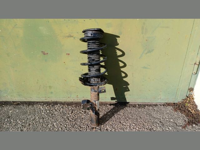 bontott FORD FOCUS I Jobb első Gólyaláb (Lengécsillapító, Rugó)