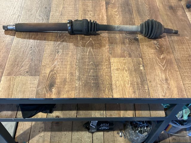 bontott FORD FOCUS I Jobb Féltengely