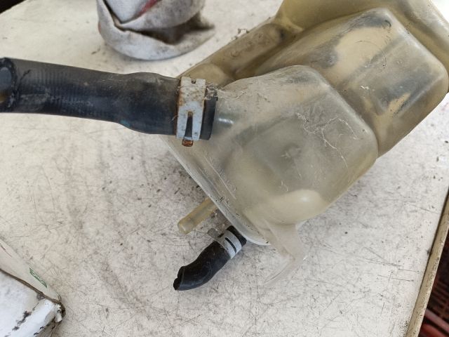 bontott FORD FOCUS I Kiegyenlítő Tartály