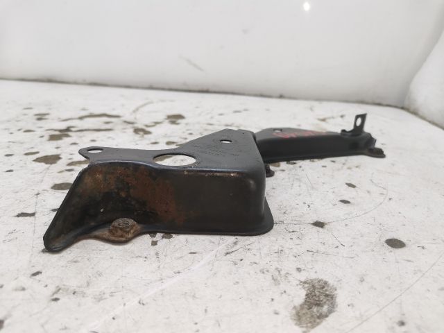 bontott FORD FOCUS I Külső Alsó Vezérlés Burkolat