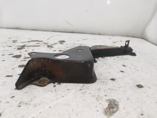 bontott FORD FOCUS I Külső Alsó Vezérlés Burkolat