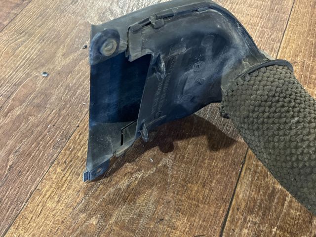 bontott FORD FOCUS I Légbeömlő Cső