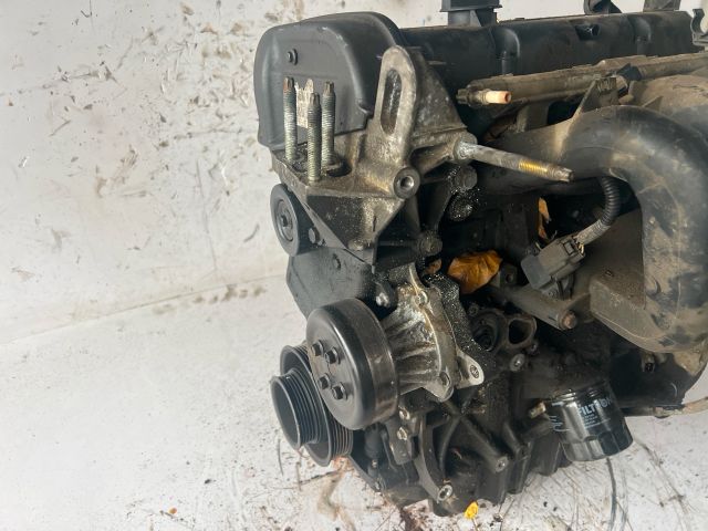 bontott FORD FOCUS I Motor (Fűzött blokk hengerfejjel)