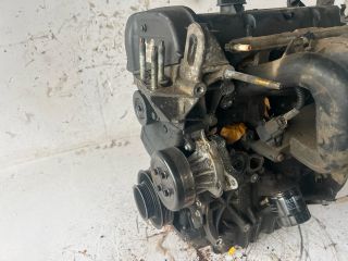 bontott FORD FOCUS I Motor (Fűzött blokk hengerfejjel)