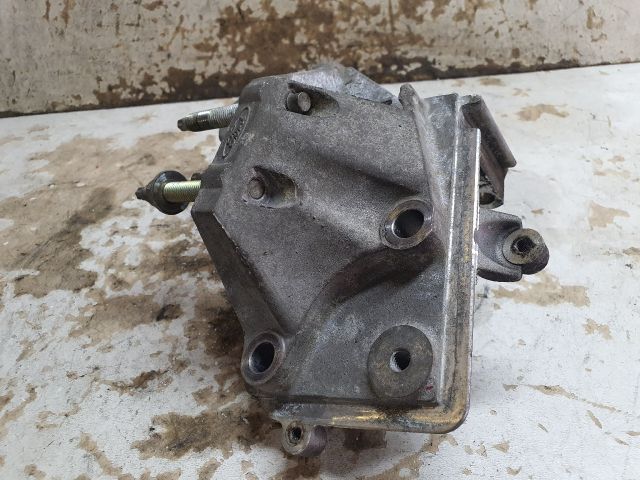 bontott FORD FOCUS I Motor Tartó Bak (Fém)