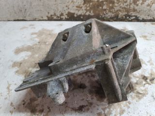 bontott FORD FOCUS I Motor Tartó Bak (Fém)