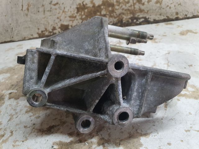 bontott FORD FOCUS I Motor Tartó Bak (Fém)