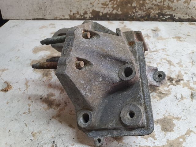 bontott FORD FOCUS I Motor Tartó Bak (Fém)