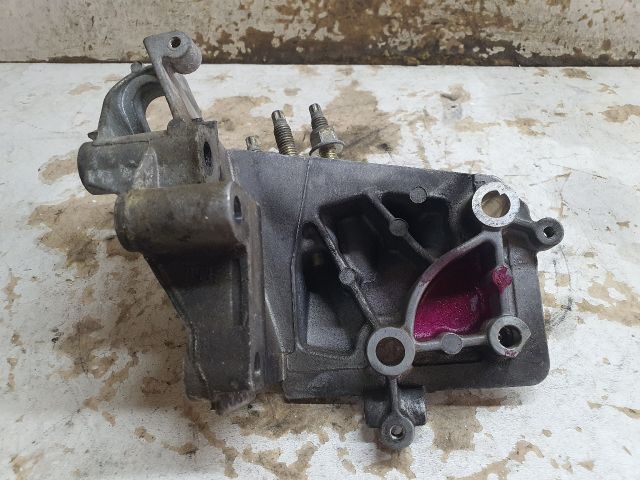 bontott FORD FOCUS I Motor Tartó Bak (Fém)